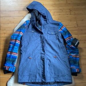 DC Women’s Snowboarding Jacket